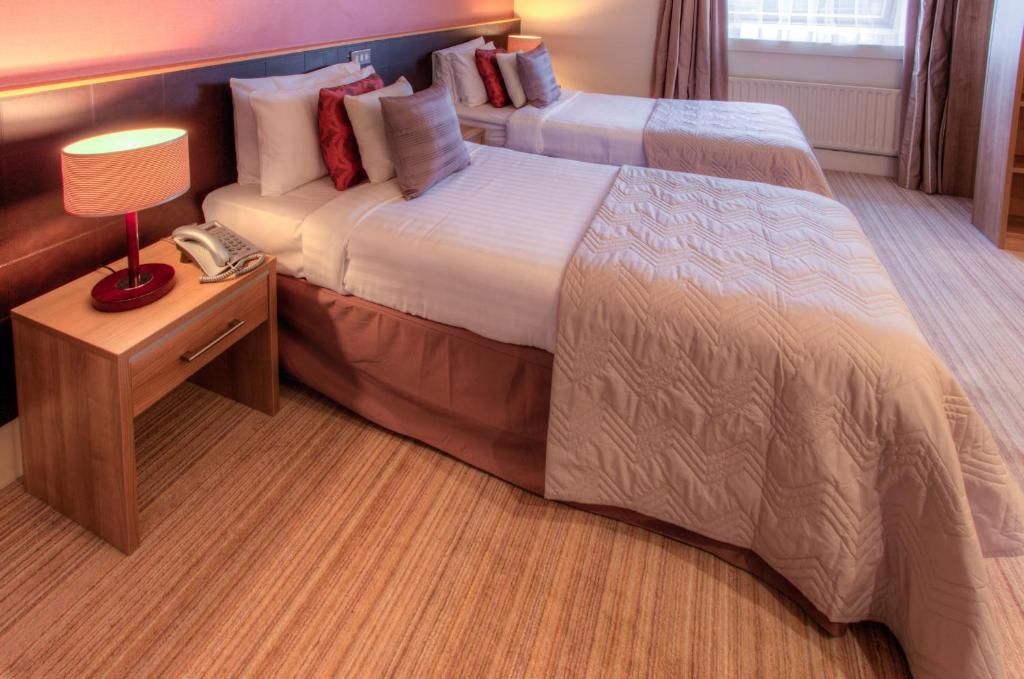 Strangford Arms Hotel Newtownards Room photo